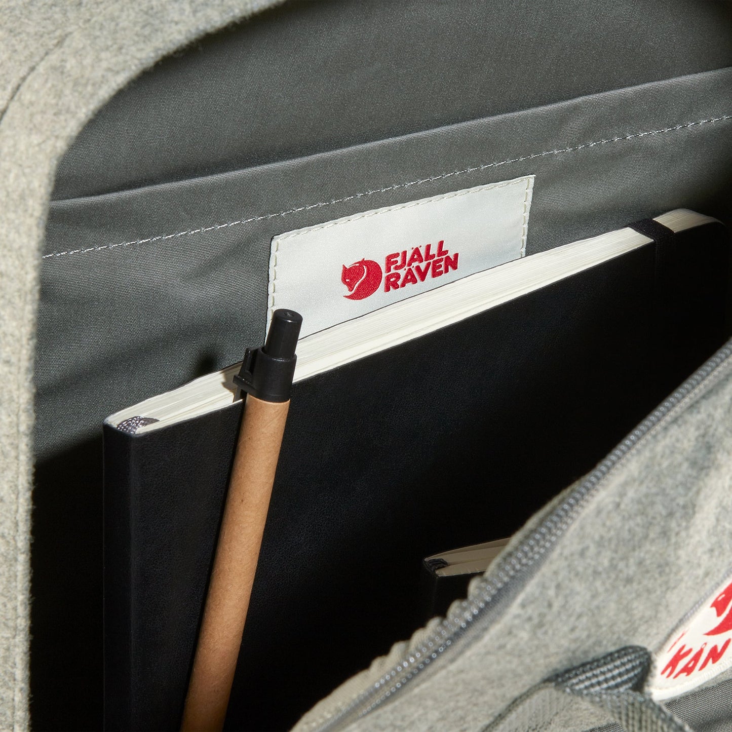 KÅNKEN RE-WOOL LAPTOP 15" - US 6288