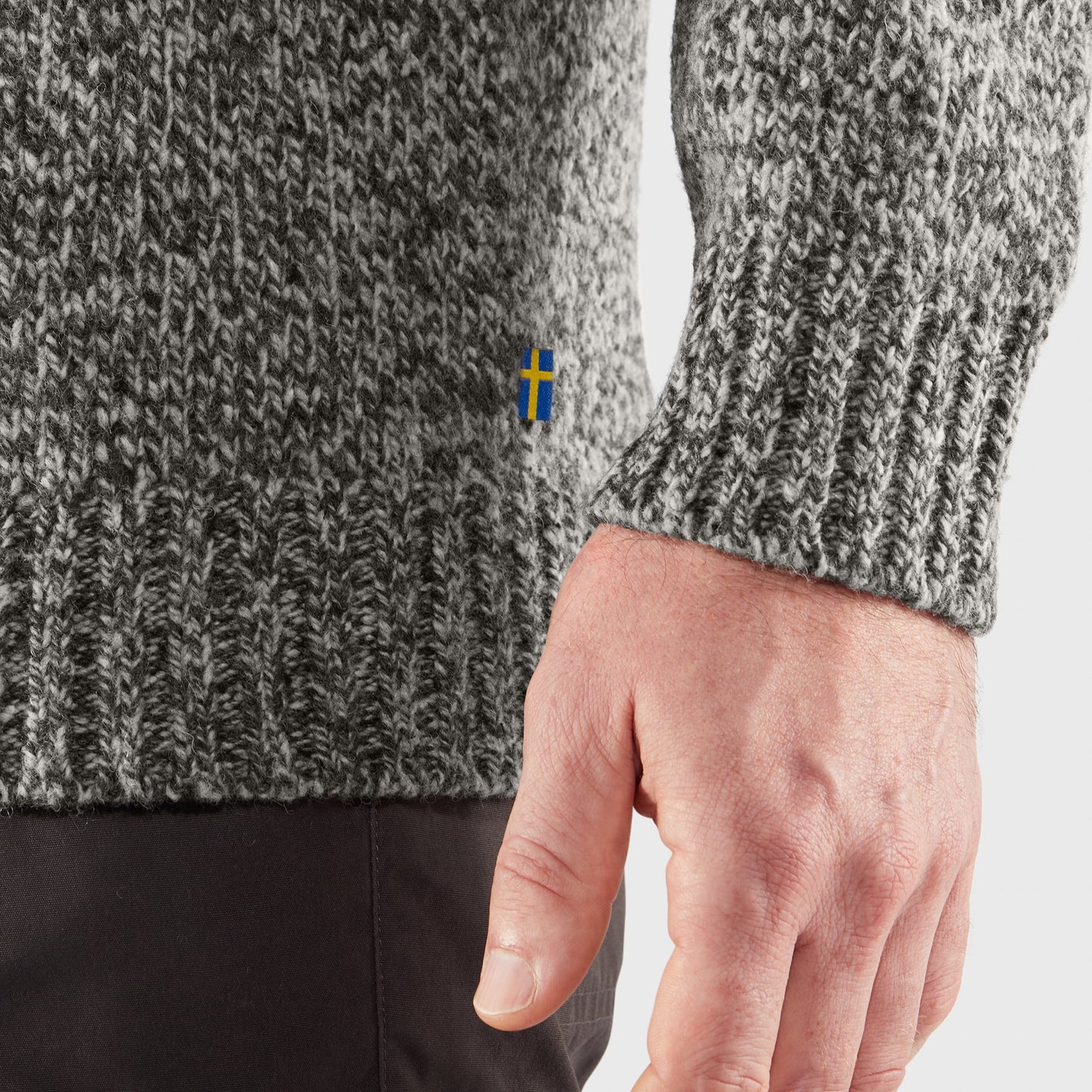 LADA ROUND-NECK SWEATER M - US 3589